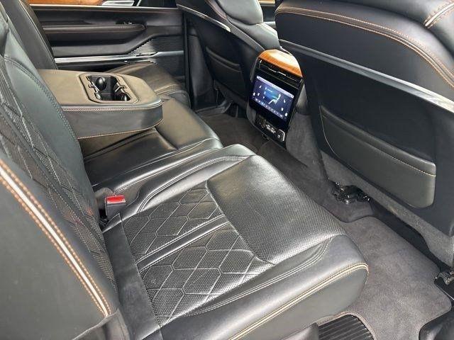 Jeep Grand Wagoneer Series III 4WD 2022