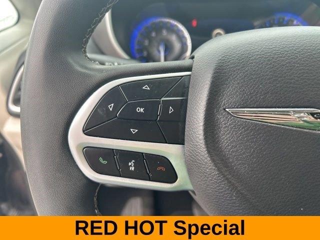 Chrysler Pacifica Touring L 2023