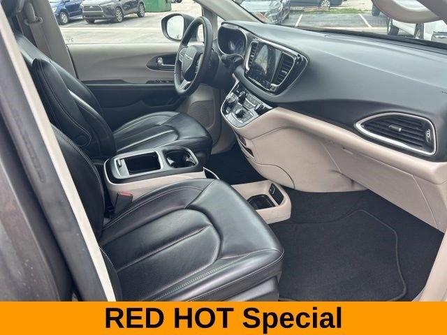 Chrysler Pacifica Touring L 2023