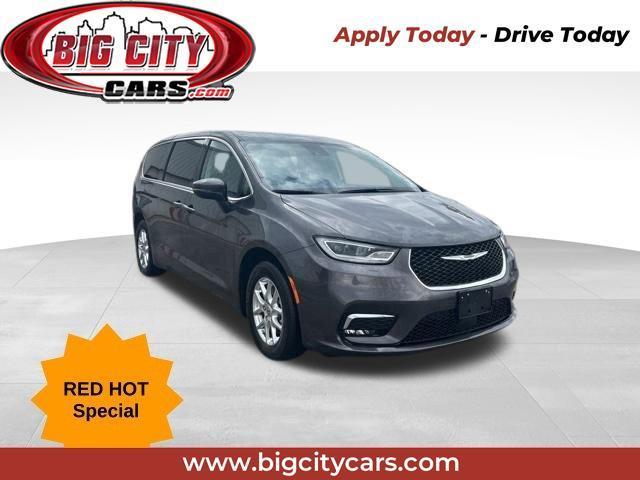 Chrysler Pacifica Touring L 2023