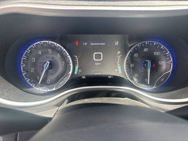Chrysler Pacifica Touring L 2023