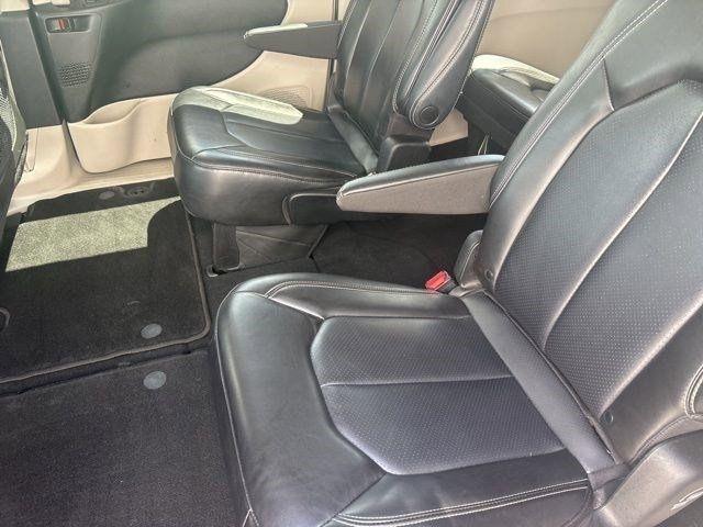 Chrysler Pacifica Touring L 2023