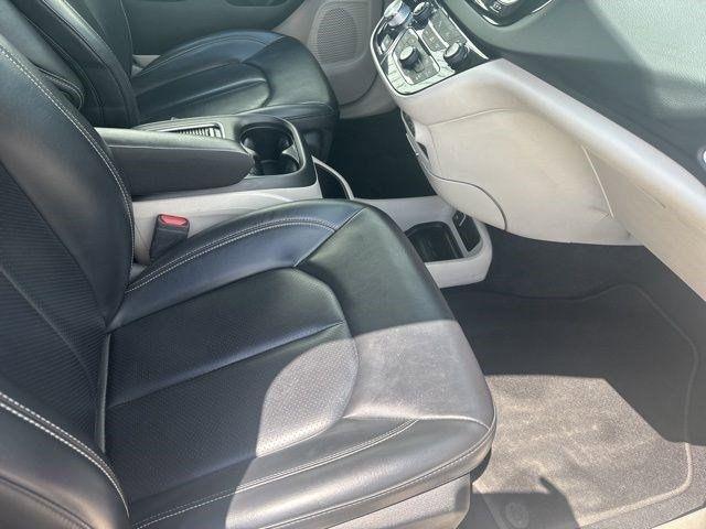 Chrysler Pacifica Touring L 2023