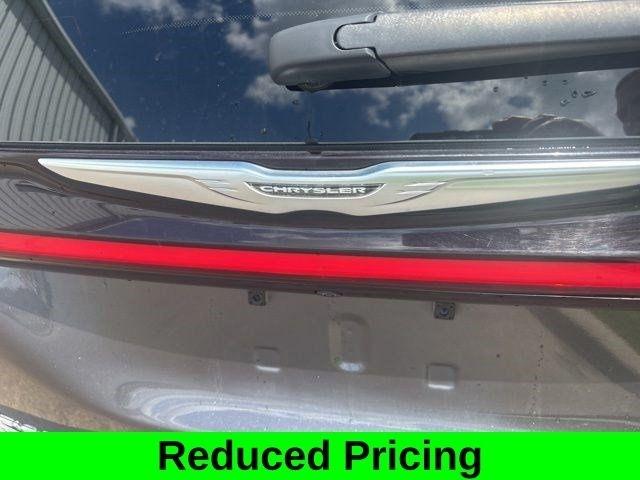 Chrysler Pacifica Touring L 2023