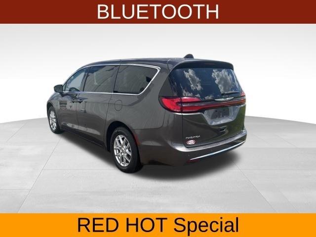 Chrysler Pacifica Touring L 2023