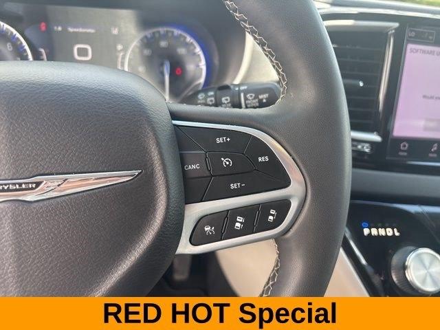 Chrysler Pacifica Touring L 2023