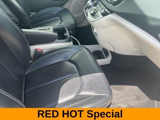Chrysler Pacifica Touring L 2023