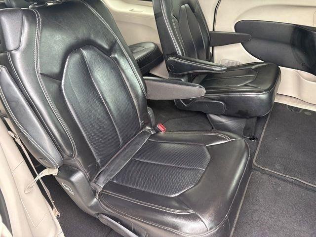 Chrysler Pacifica Touring L 2023