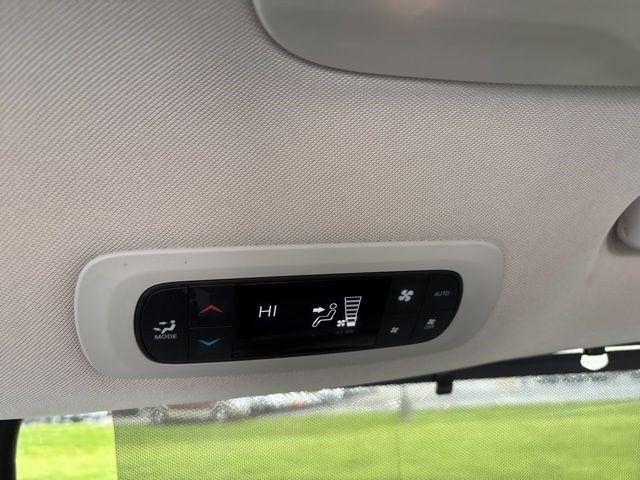 Chrysler Pacifica Touring L 2023