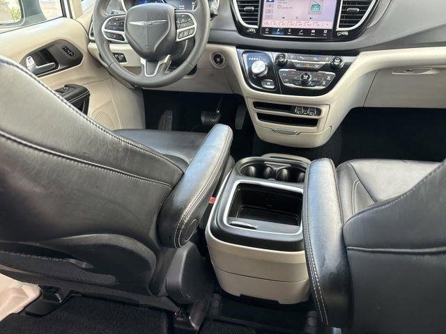 Chrysler Pacifica Touring L 2023
