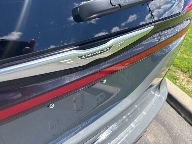 Chrysler Pacifica Touring L 2023
