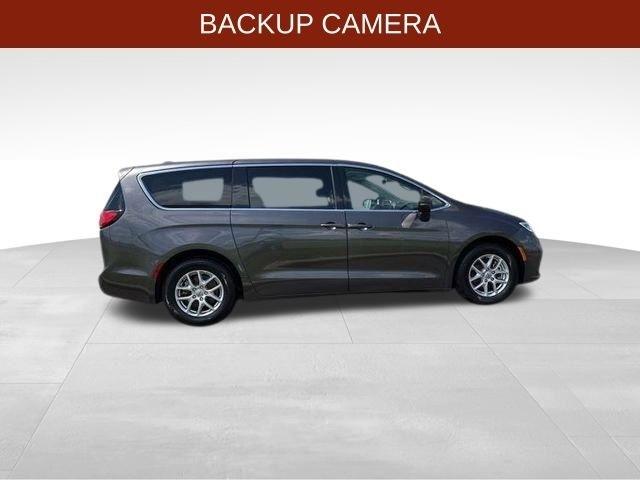 Chrysler Pacifica Touring L 2023
