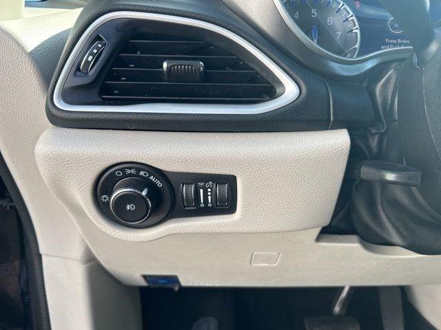 Chrysler Pacifica Touring L 2023