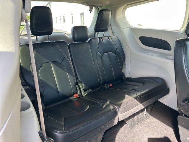 Chrysler Pacifica Touring L 2023