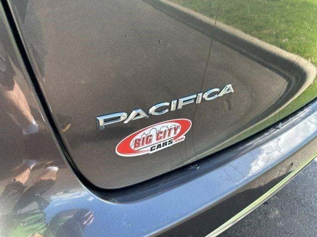 Chrysler Pacifica Touring L 2023