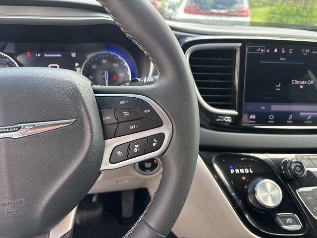 Chrysler Pacifica Touring L 2023