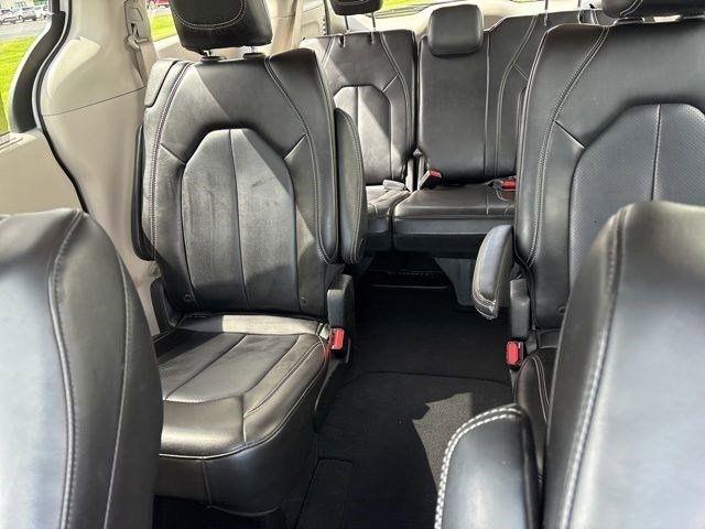 Chrysler Pacifica Touring L 2023