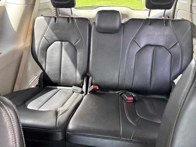 Chrysler Pacifica Touring L 2023