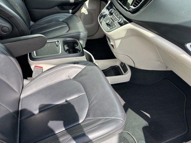 Chrysler Pacifica Touring L 2023