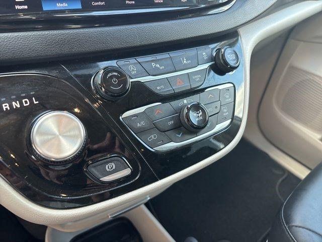 Chrysler Pacifica Touring L 2024