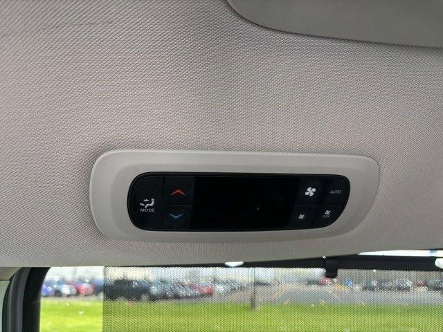Chrysler Pacifica Touring L 2024