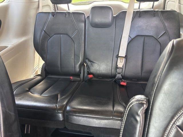 Chrysler Pacifica Touring L 2024
