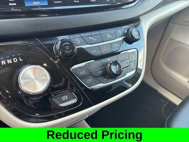 Chrysler Pacifica Touring L 2024