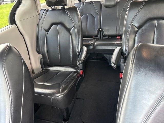 Chrysler Pacifica Touring L 2023