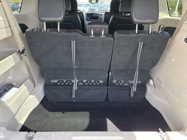 Chrysler Pacifica Touring L 2023