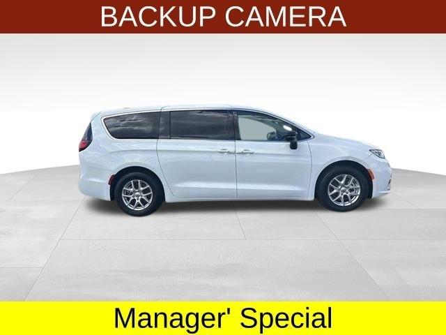 Chrysler Pacifica Touring L 2024