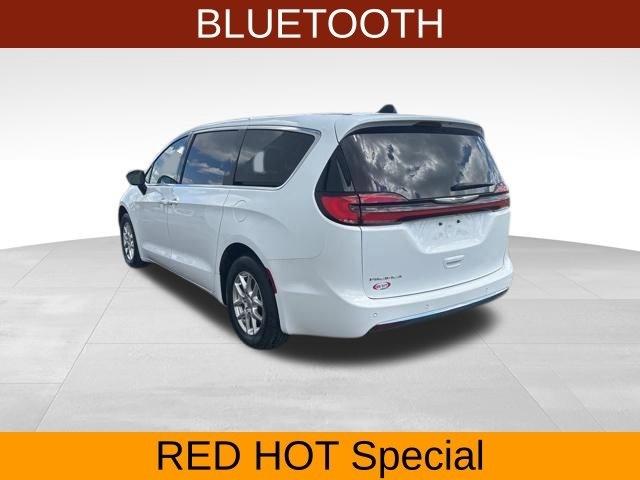 Chrysler Pacifica Touring L 2024