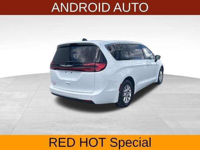 Chrysler Pacifica Touring L 2024