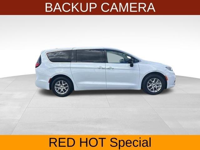 Chrysler Pacifica Touring L 2024