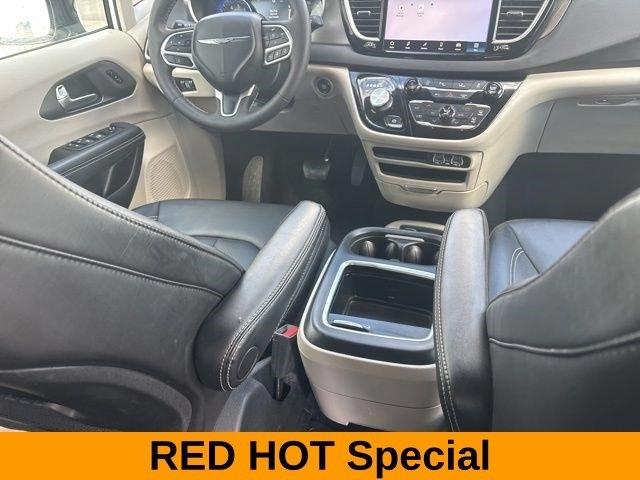 Chrysler Pacifica Touring L 2024