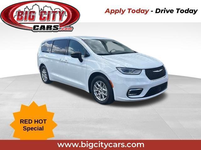 Chrysler Pacifica Touring L 2024
