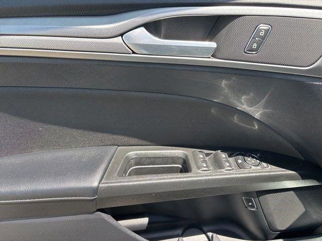 Ford Fusion Hybrid SE 2019