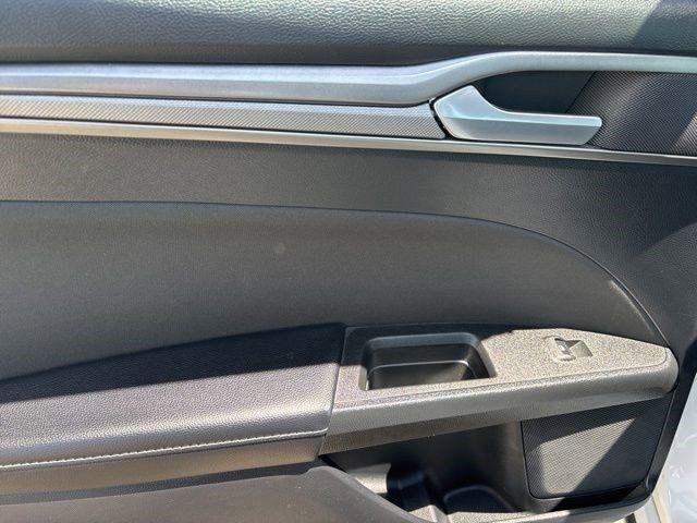 Ford Fusion Hybrid SE 2019