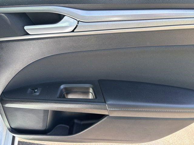 Ford Fusion Hybrid SE 2019
