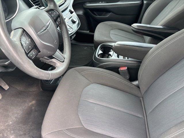 Chrysler Pacifica Touring 2023
