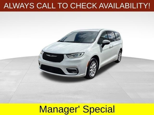 Chrysler Pacifica Touring 2023