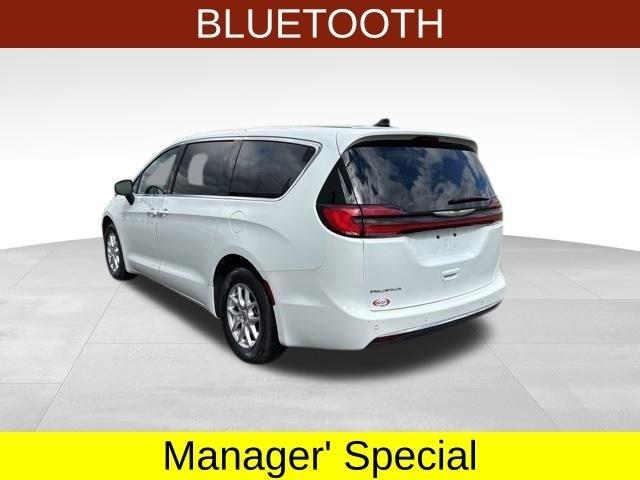 Chrysler Pacifica Touring 2023
