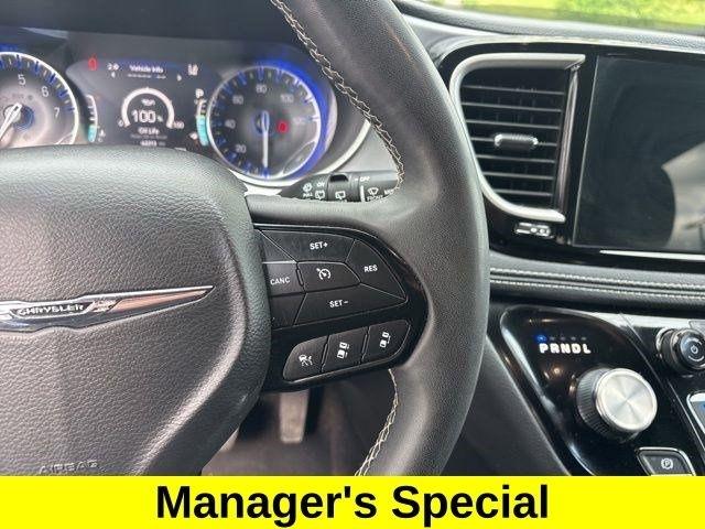 Chrysler Pacifica Touring 2023