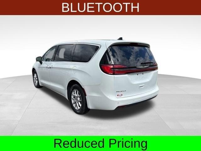 Chrysler Pacifica Touring 2023