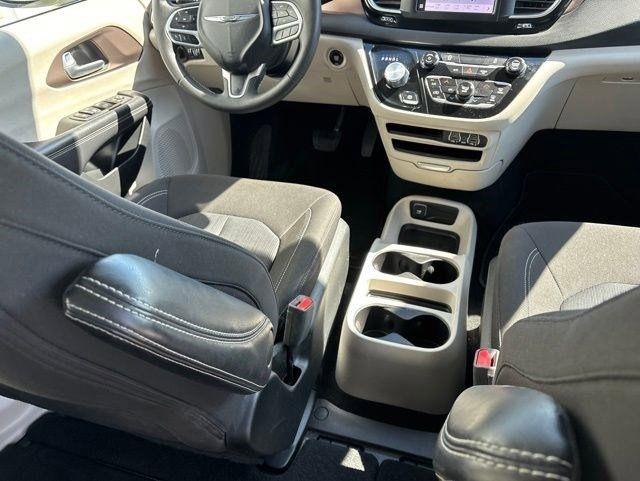 Chrysler Voyager LX 2024