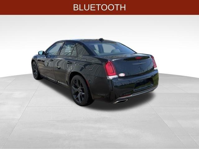 Chrysler 300 Touring 2021