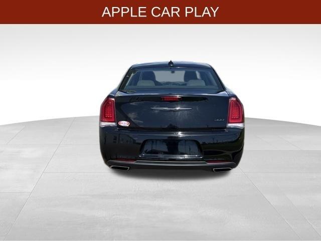Chrysler 300 Touring 2021