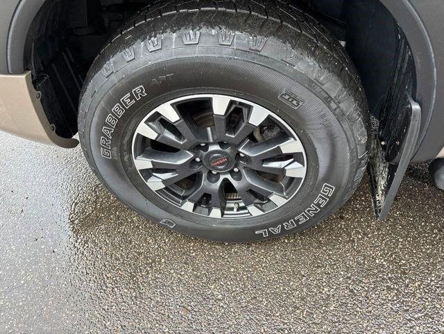 Nissan Titan PRO-4X Crew Cab 4WD 2021