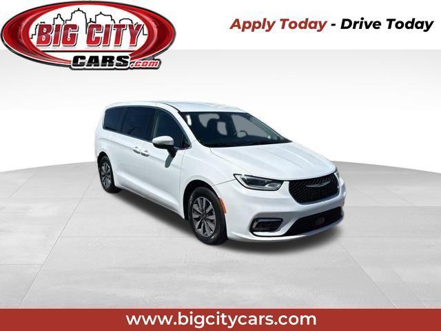 2023 Chrysler Pacifica Hybrid Touring L