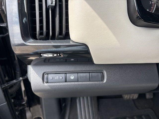 Nissan Pathfinder SV 4WD 2024