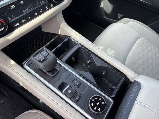 Nissan Pathfinder SV 4WD 2024